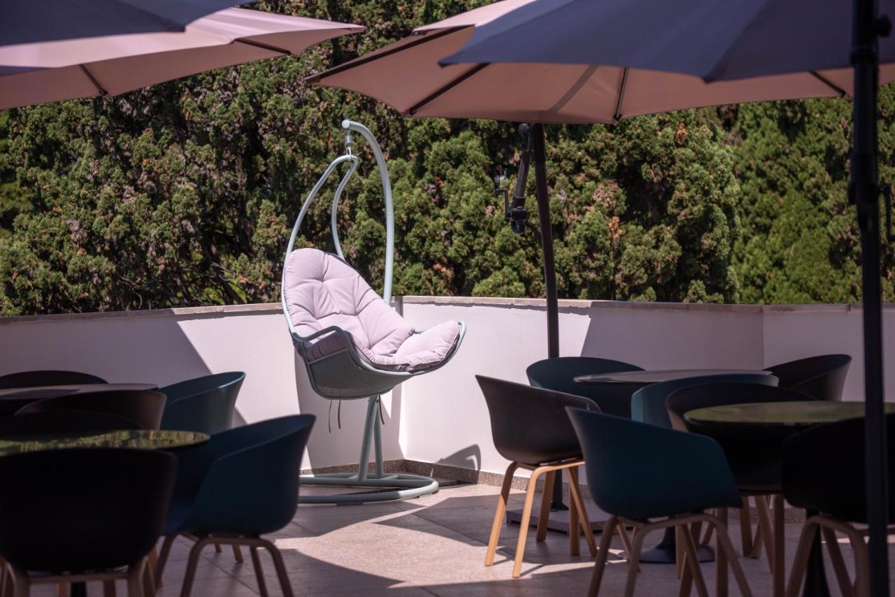 Abaash Hotel Afon New Athos Bagian luar foto