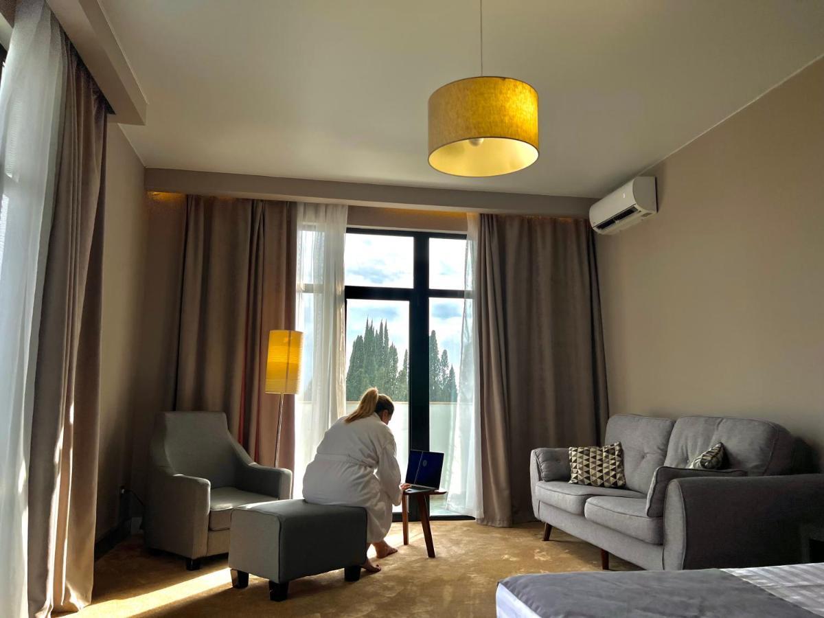 Abaash Hotel Afon New Athos Bagian luar foto