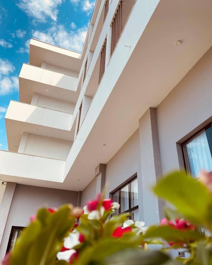 Abaash Hotel Afon New Athos Bagian luar foto